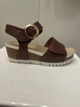 Load image into Gallery viewer, Josef Seibel Quinn 16 Sandal SS25 136 137
