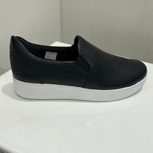 Load image into Gallery viewer, Fit Flop Rally Leather Slip On Sneaker FW23
