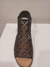 Load image into Gallery viewer, Django &amp; Juliette Montaen Sandal SS25 204 205
